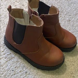 Unisex baby/toddler boots work once